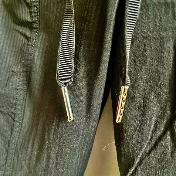 Lululemon Dance Studio Mid-Rise Jogger
Full Length Size 6 Black - Picture 7 of 9